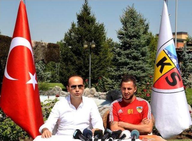 Kayserispor'a Imza Atan Zeki Yavru: 