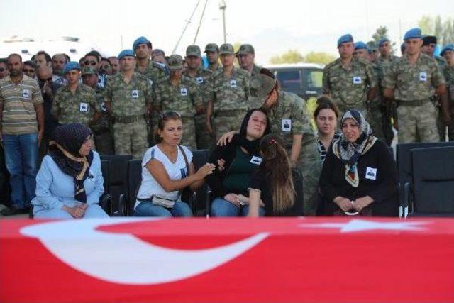 Şehit Uzman &Ccedil;avuş Veli Ateş, T&ouml;renle Memleketine Uğurlandı 2