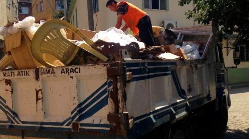 Evden 2 Kamyon &Ccedil;&ouml;p &Ccedil;ıktı