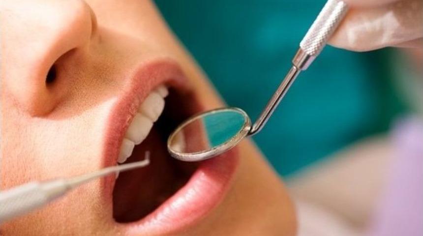 Ağız Kuruluğu Dişlere Zarar Veriyor