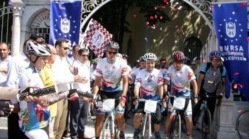 Tarih İ&ccedil;in Pedal &Ccedil;eviriyorlar