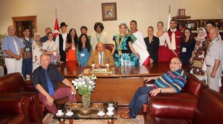 Taşk&ouml;pr&uuml;&rsquo;de Yabancı Gruplarla Resepsiyon Yapıldı