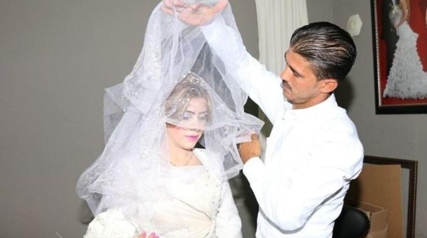 Suriye De Nişanlanıp İ&ccedil; Karışıklıktan Ka&ccedil;an Gen&ccedil;ler T&uuml;rkiye&rsquo;de Evlendi