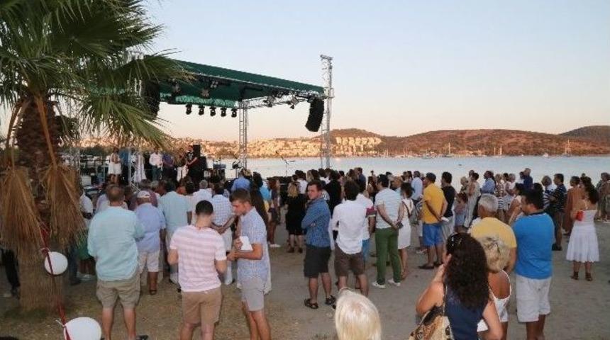 Bodrum&rsquo;da &Ouml;zg&uuml;r Plaj A&ccedil;ıldı