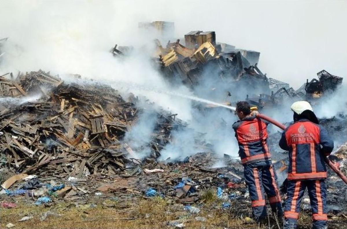 Sultangazi&rsquo;de Korkutan Yangın