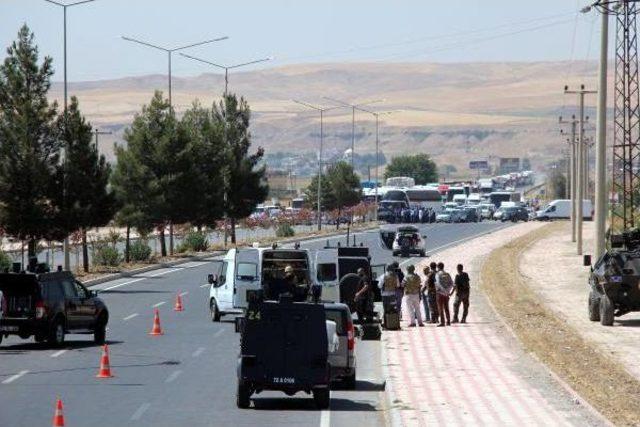 Batman'da Bomba Yüklü Otomobili, Polis Havaya Uçurdu