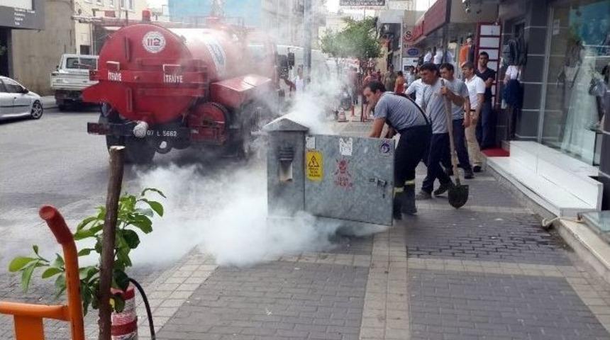 Vatandaşlar Klimalara Y&uuml;klenince Trafo Patladı