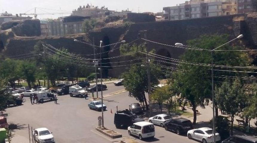 Diyarbakır&rsquo;da Bombalı Ara&ccedil; Paniği