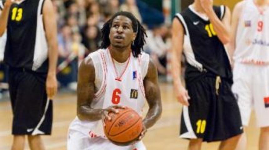 Uşak Sportif Harris'le Imzaladı