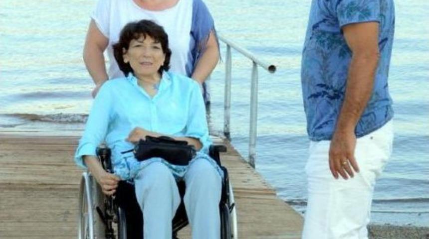 Engellilerin '&ouml;zg&uuml;r Plajı' A&ccedil;ıldı