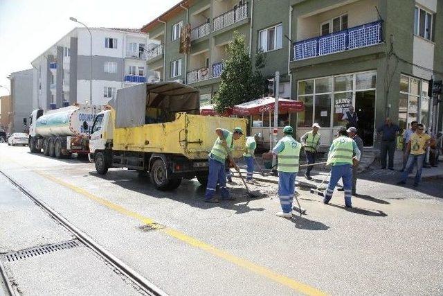 Yağışların Oluşturduğu Çamur Ve Kum Temizlendi