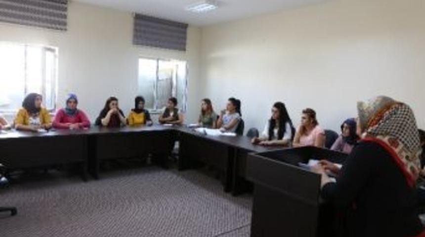 G&uuml;rpınar&rsquo;da Kadın Sorunları Masaya Yatırıldı