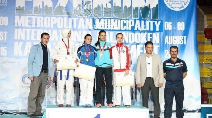 Altın Kızdan Bir Madalya Daha