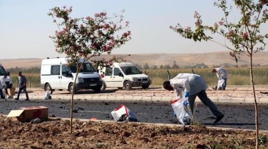 Batman'da Bomba Y&uuml;kl&uuml; Otomobili, Polis Havaya U&ccedil;urdu (2)