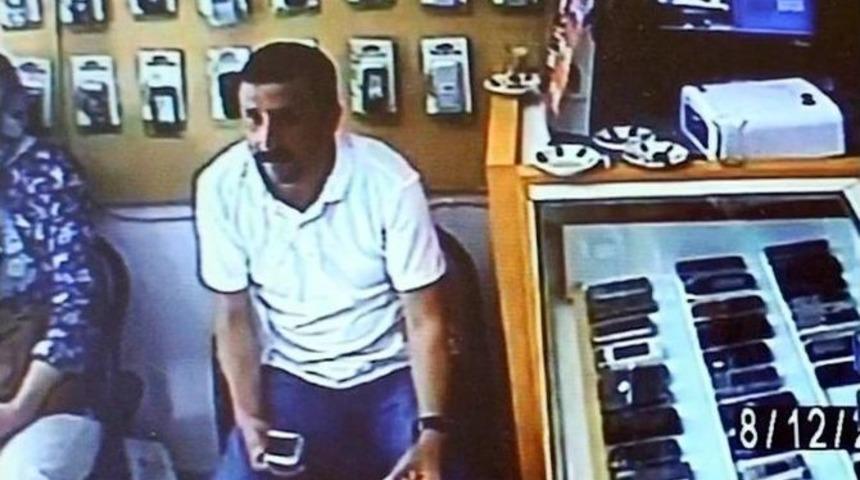 Telefon Hırsızı G&uuml;venlik Kamerasında