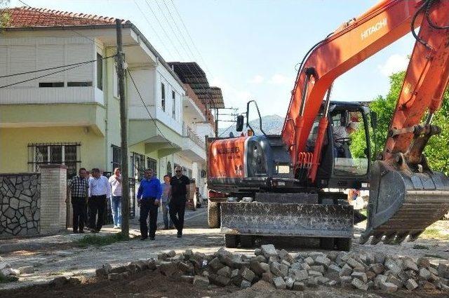 Nazilli Belediyesi İsabeyli Yollarını Güzelleştiriyor