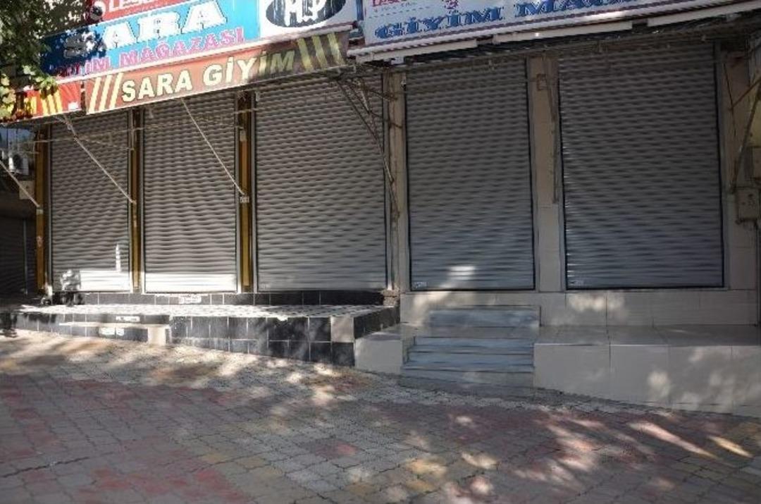 Silvan&rsquo;da Polis Merkezine Bombalı Saldırı