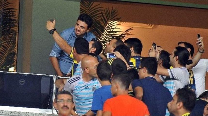 Ozan Tufan Ve Volkan Şen Tribünde