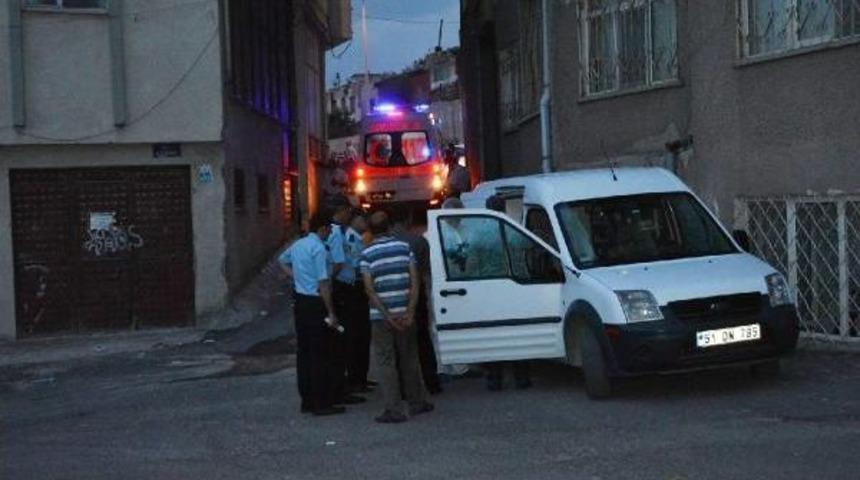 Emekli &Ouml;ğretmen Evinde &Ouml;l&uuml; Bulundu