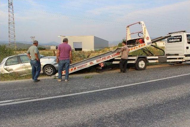 Yayaya Çarpmamak İçin Şarampole Devrildi