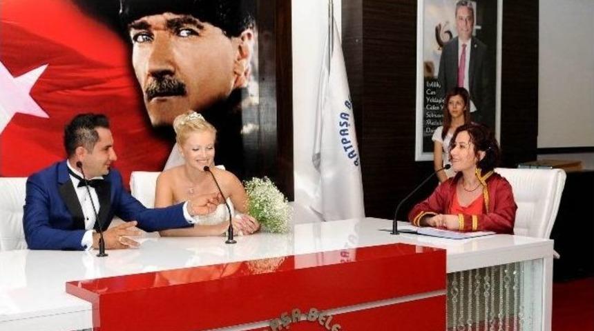 Muratpaşa&rsquo;da &ldquo;&uuml;cretsiz Nikah&rdquo; Yoğunluğu