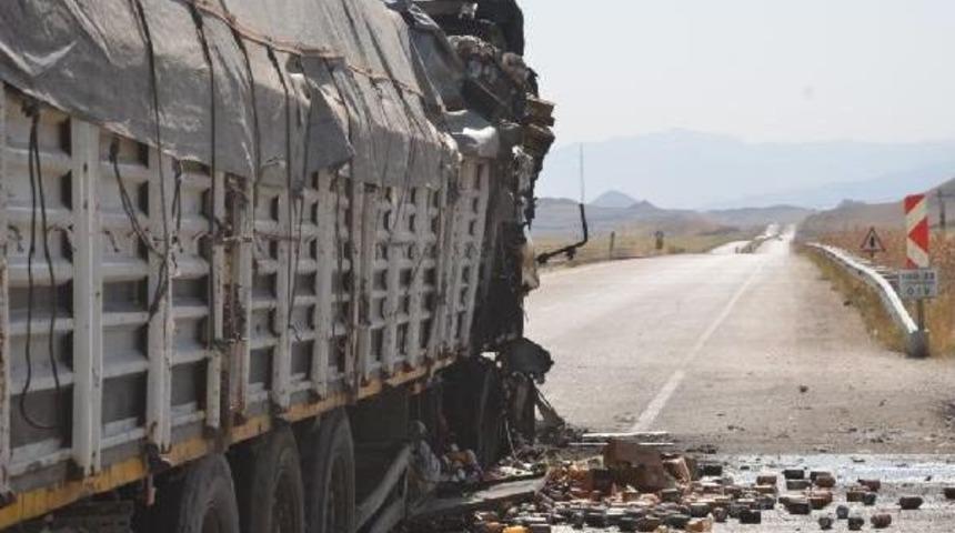 Pkk, Doğubayazıt- Ağrı Karayolunda Tır Yaktı