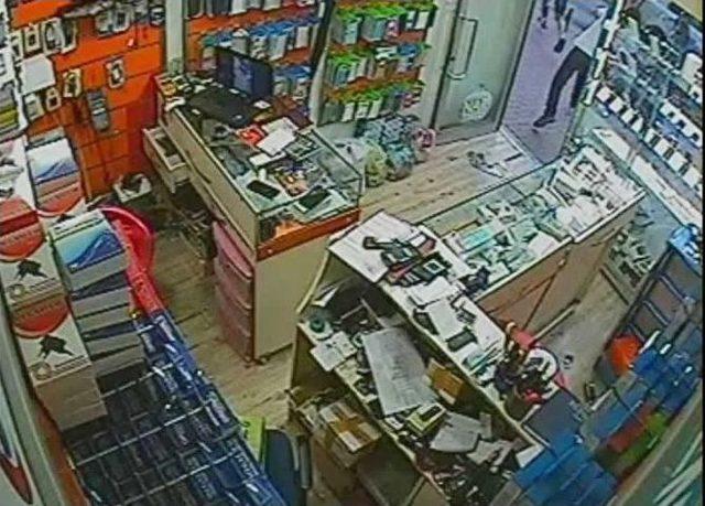 Silahı Tutukluk Yapınca Faciadan D&ouml;n&uuml;ld&uuml; 1