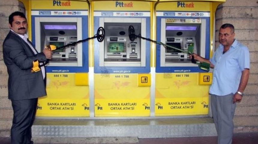 Ptt&rsquo;de Kaybolan Paraları Dedekt&ouml;rle Aradılar