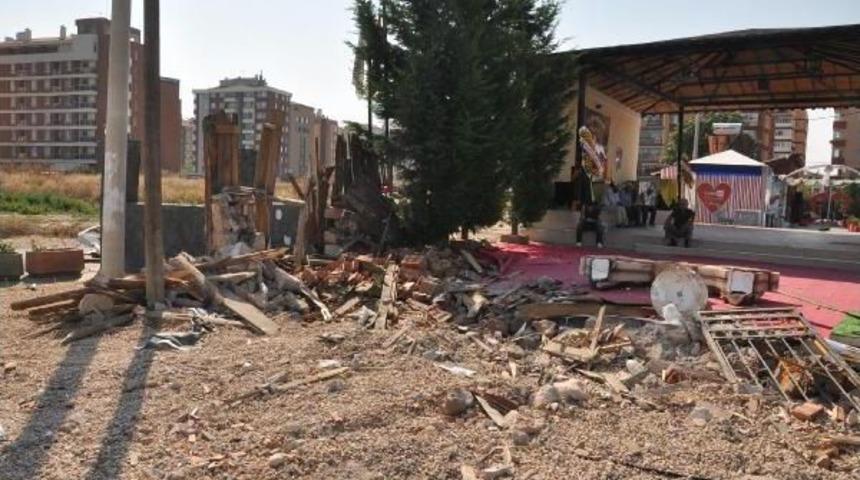 D&uuml;ğ&uuml;n Sahipleri Kamulaştırılan Tesisi, Yıktırmadı