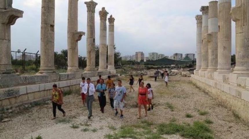 Avrupalı &Ouml;ğrenciler Mersin'de Antik Kenti Gezdi