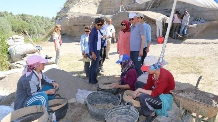 11 Bin Yıllık K&ouml;y Aşıklı H&ouml;y&uuml;k