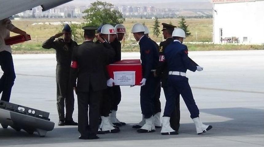 Şehit Astsubay Taştiken&rsquo;in Cenazesi Konya&rsquo;ya Getirildi
