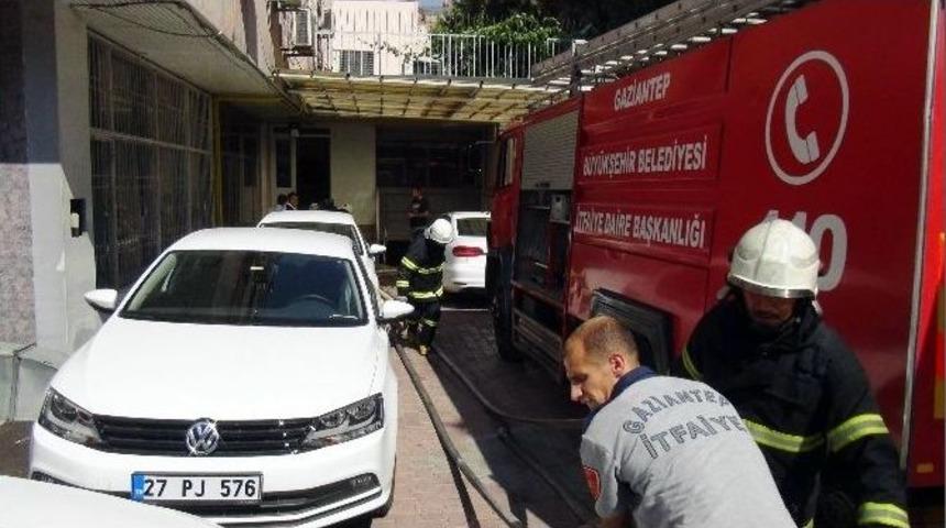 Sgk İl Binasında Yangın