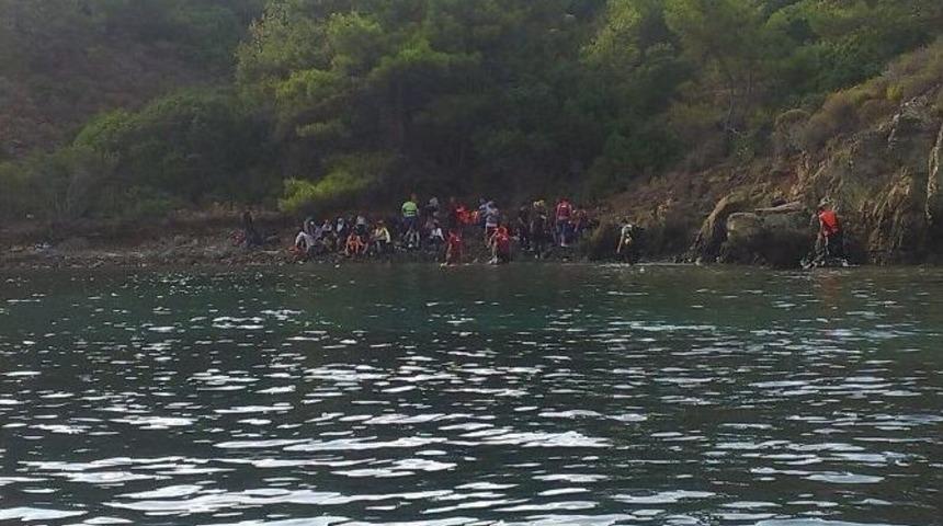 Marmaris&rsquo;te Kayalıklara &Ccedil;arpan M&uuml;lteci Botu Alabora Oldu
