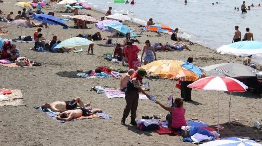 Jandarma Plaja İndi, Vatandaşları Uyardı