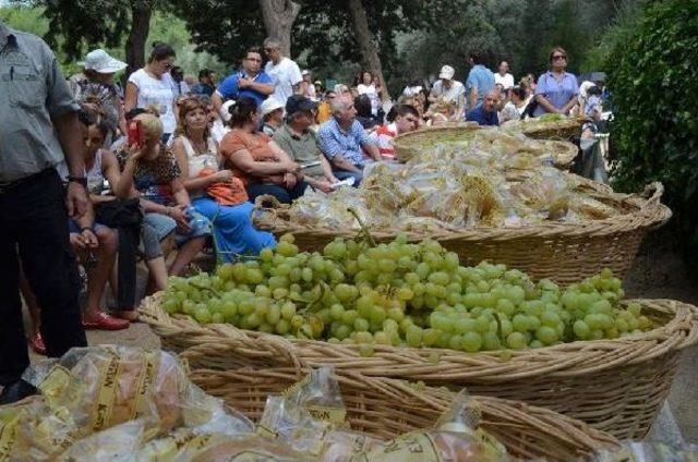 Meryem Ana Yortusu Için Selçuk'ta Çifte Ayin