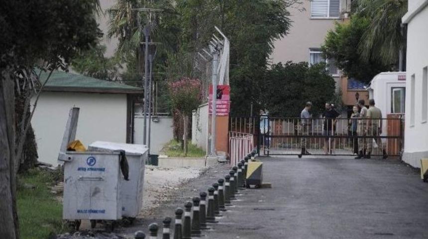 Antalya&rsquo;da Askeriye Yakınındaki Ş&uuml;pheli Fişek Kutusu Korkuttu