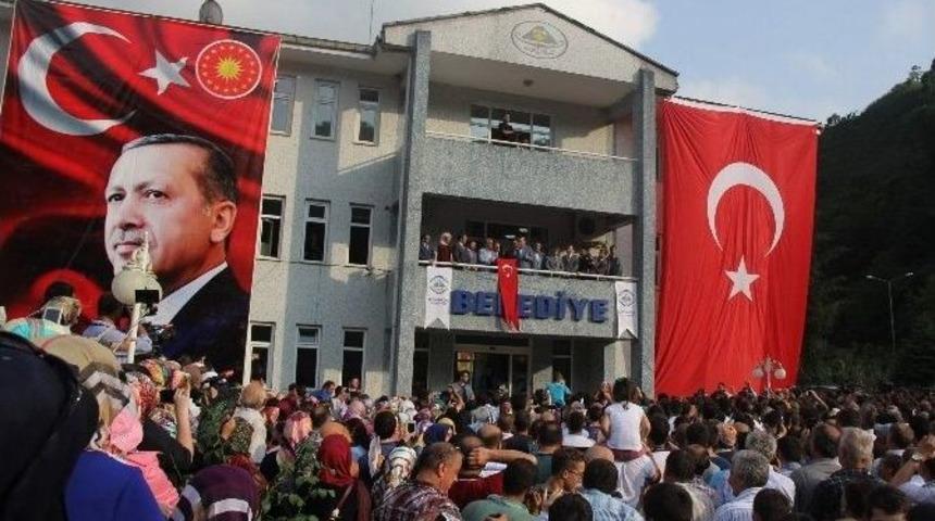 Cumhurbaşkanı Erdoğan B&uuml;y&uuml;kk&ouml;y&rsquo;de Halka Seslendi