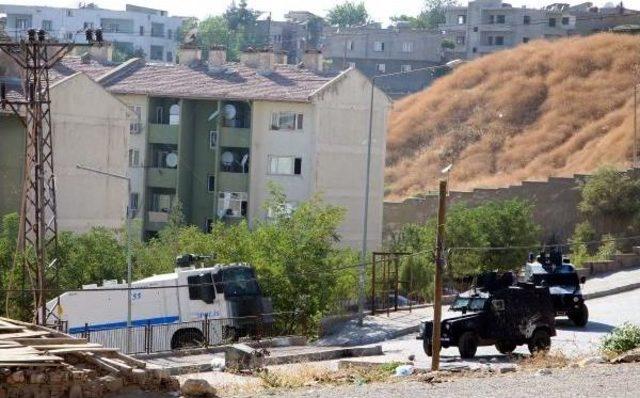 Şırnak'ta Sokaklara Barikat Kuran Göstericilere Polis Müdahalesi