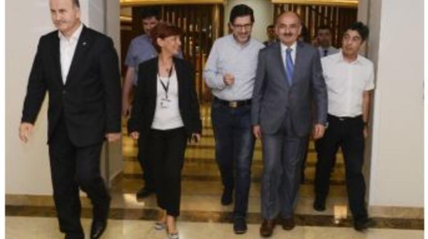 Sağlık Bakanı M&uuml;ezzinoğlu&rsquo;ndan Başkan Burkay&rsquo;a Ge&ccedil;miş Olsun Ziyareti