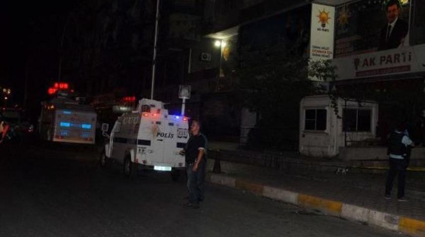 Diyarbakır'da Ak Parti İl Başkanlığı'na Bombalı Saldırı: 1 Polis Yaralı