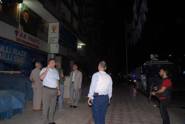 Diyarbakır'da Ak Parti İl Başkanlığı'na Bombalı Saldırı: 1 Polis Yaralı