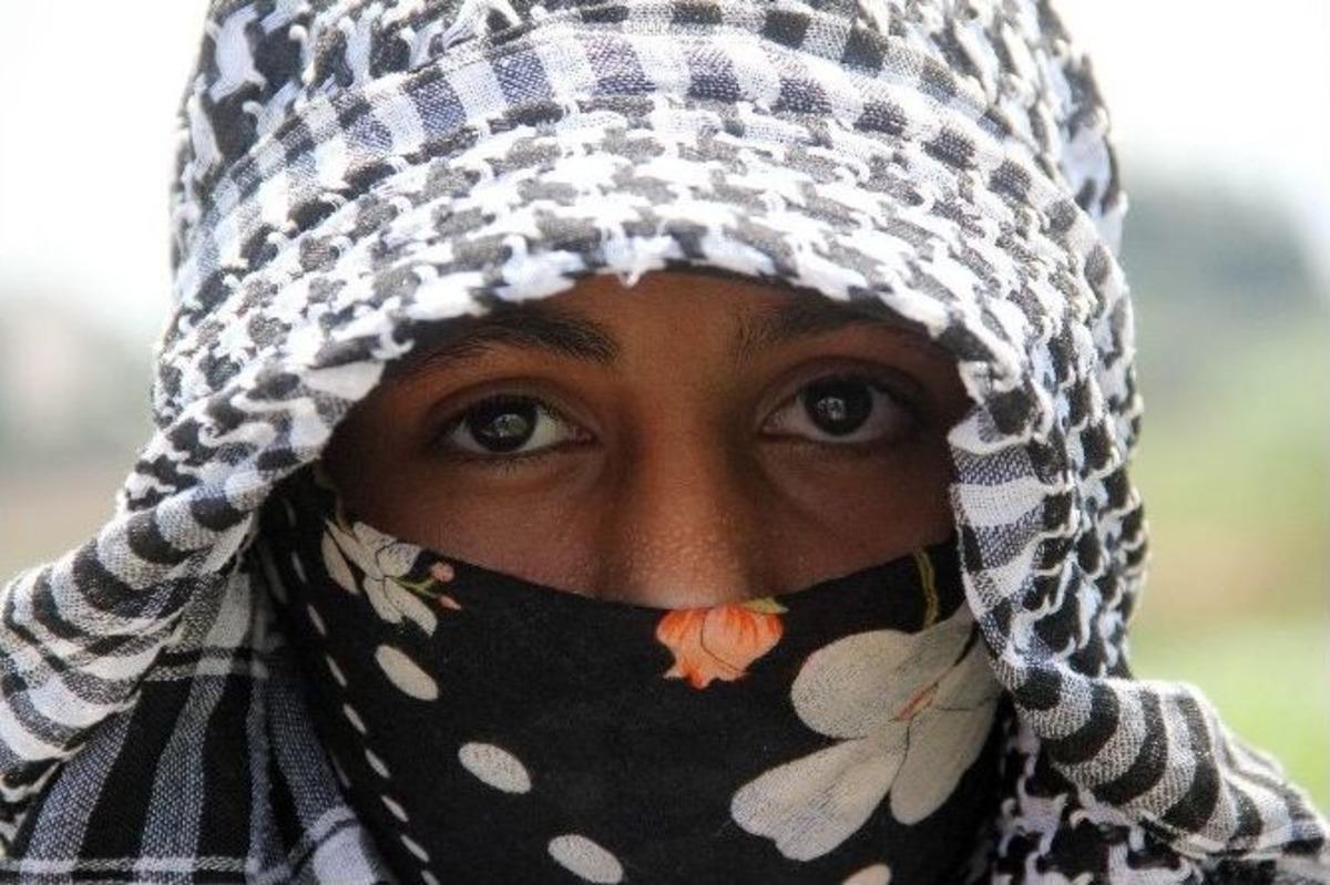 Ailesinin Y&uuml;k&uuml; Onun Omuzlarında