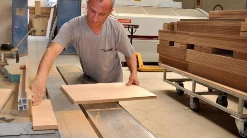 Mobilya At&ouml;lyesinde Iş Kazasına Sens&ouml;rl&uuml; Makine Ile &Ccedil;&ouml;z&uuml;m