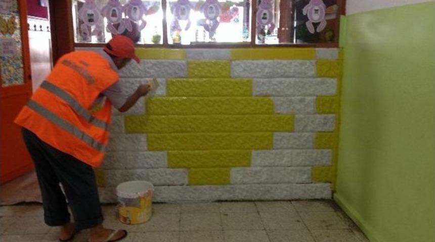 Adana&rsquo;da Okullar H&uuml;k&uuml;ml&uuml;lerin Ellerinde Renkleniyor