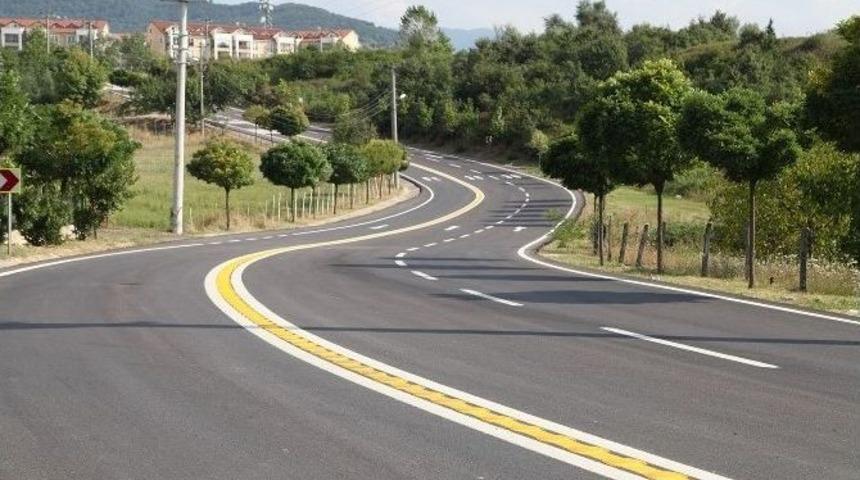 Başiskele&rsquo;de S&uuml;r&uuml;c&uuml;ler Ve Yayalar İ&ccedil;in G&uuml;venli Yollar Yapılıyor