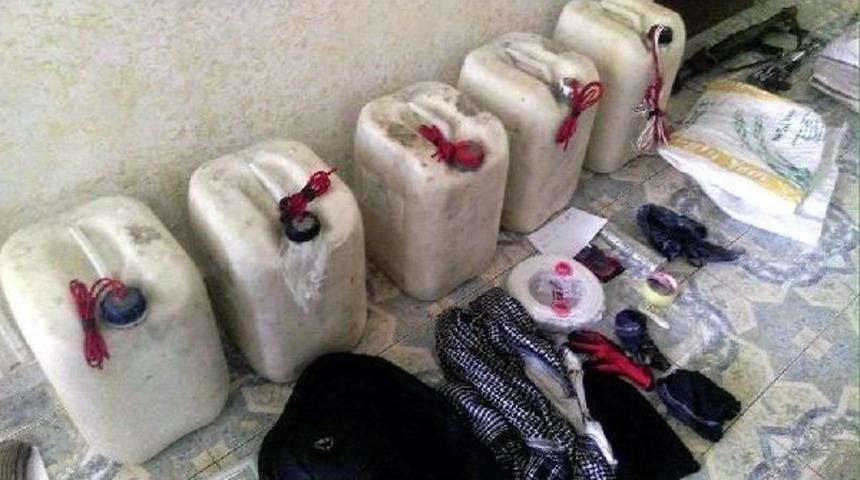 Mardin Valiliği, Nusaybin'de Ele Ge&ccedil;irilen Patlayıcı Ve Silahlarla Ilgili A&ccedil;ıklama Yaptı