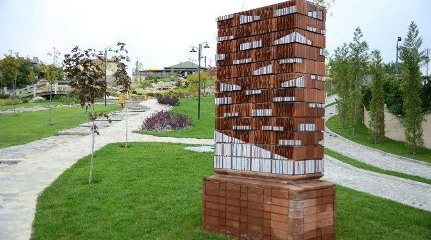 Pişmiş Toprak Heykeller Kente Renk Katıyor