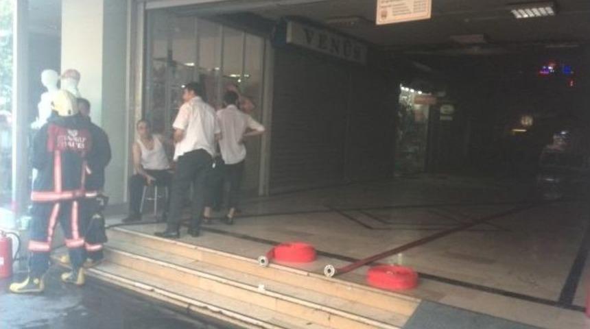 Beşiktaş&rsquo;ta İş Merkezinde Korkutan Yangın