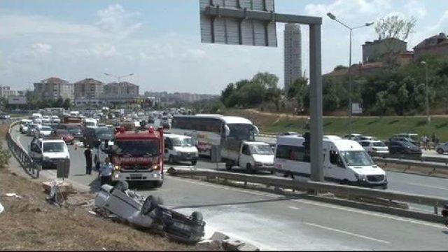 Hurdaya Dönen Otomobilde 1 Kişi Öldü 3 Kişi Ağır Yaralandı